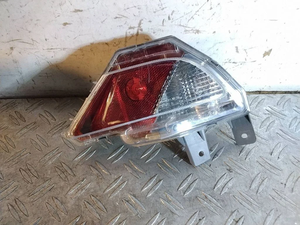 Rear fog light – Toyota RAV 4 (XA40) (2012-2018)