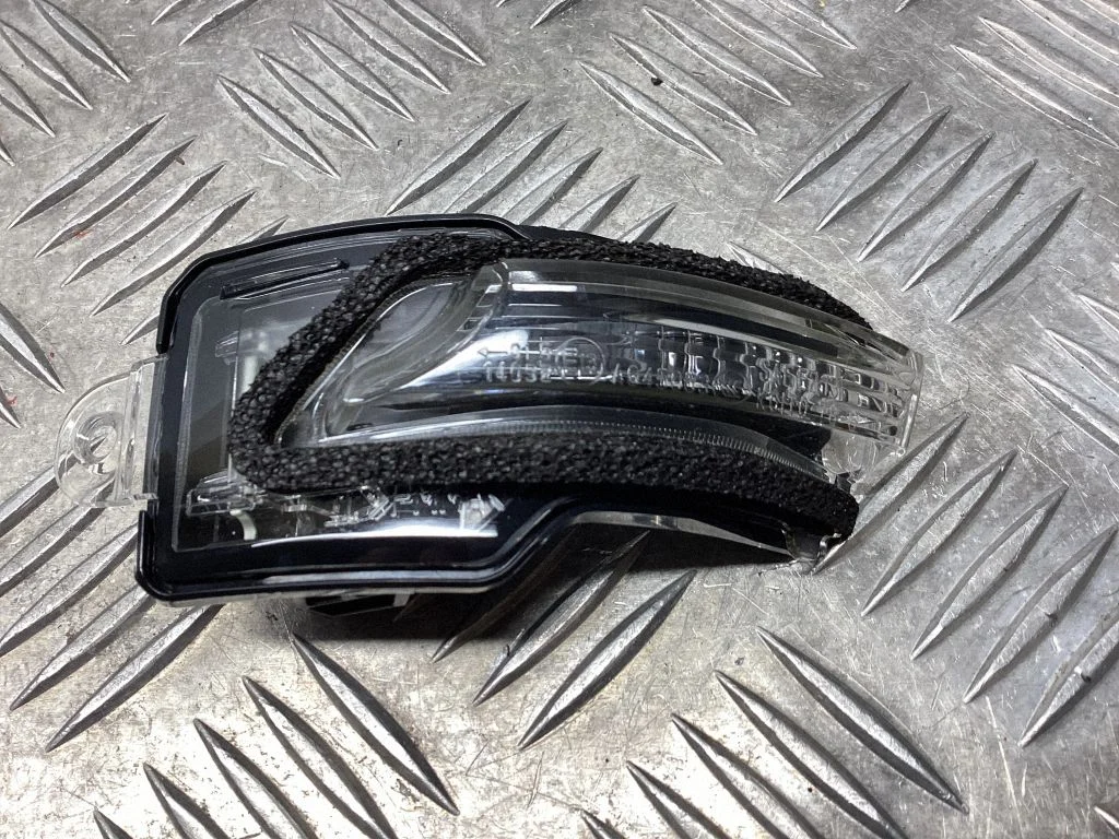 Suunatuli peeglis – Lexus RX III (2008-2015)