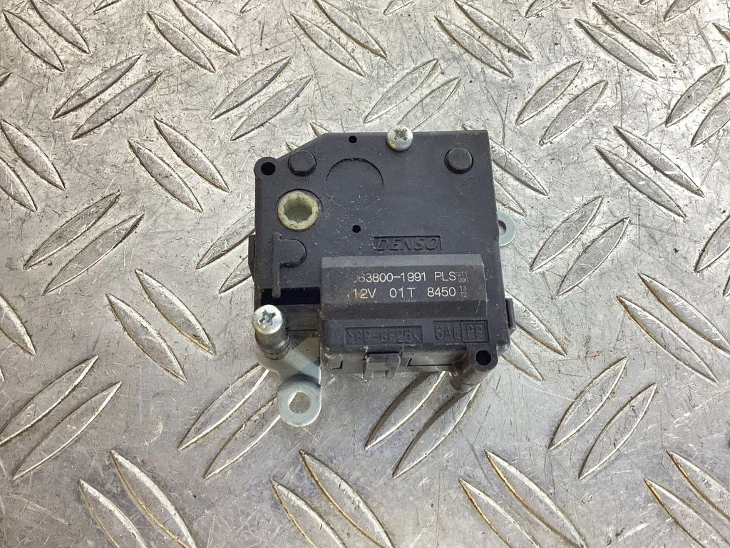 Silniczek klapki nawiewu – Lexus GS 250 350 300H 450H (2013-)