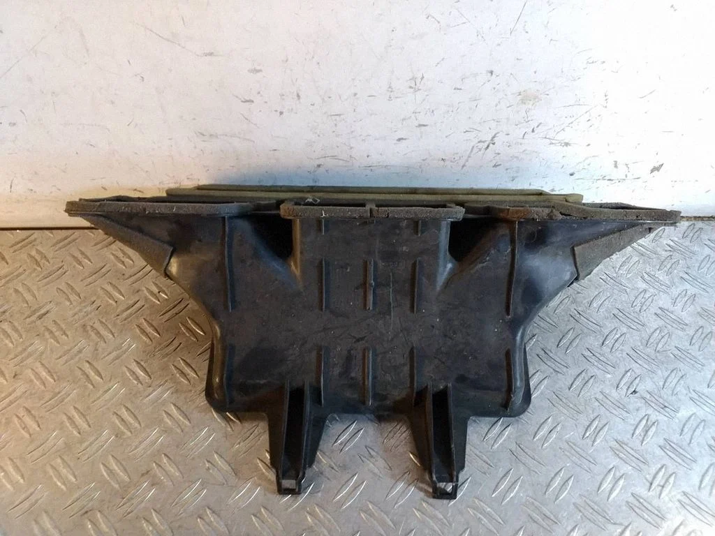Salongi kütte- ja kliimaploki plastkorpus – Toyota Land Cruiser (J150) (2009-)