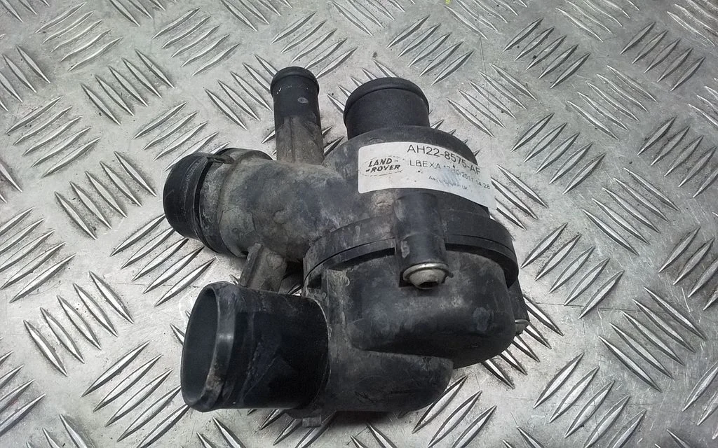 Termostaat / termostaadi korpus – Land Rover Range Rover Sport L320 (2005-2013)