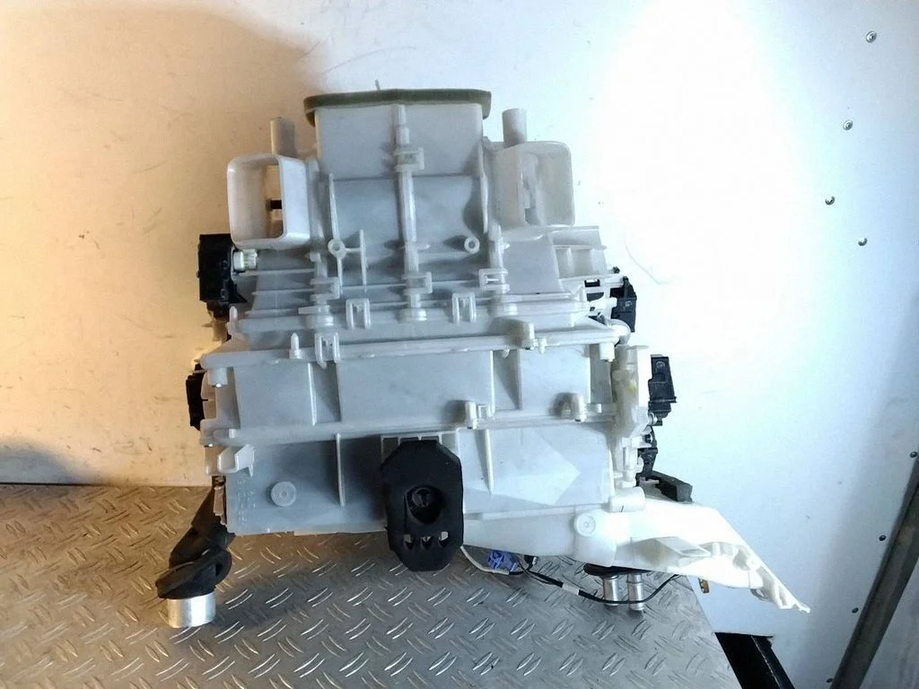 Obudowa nagrzewnicy – komplet – Lexus GS 250 350 300H 450H (2013-)