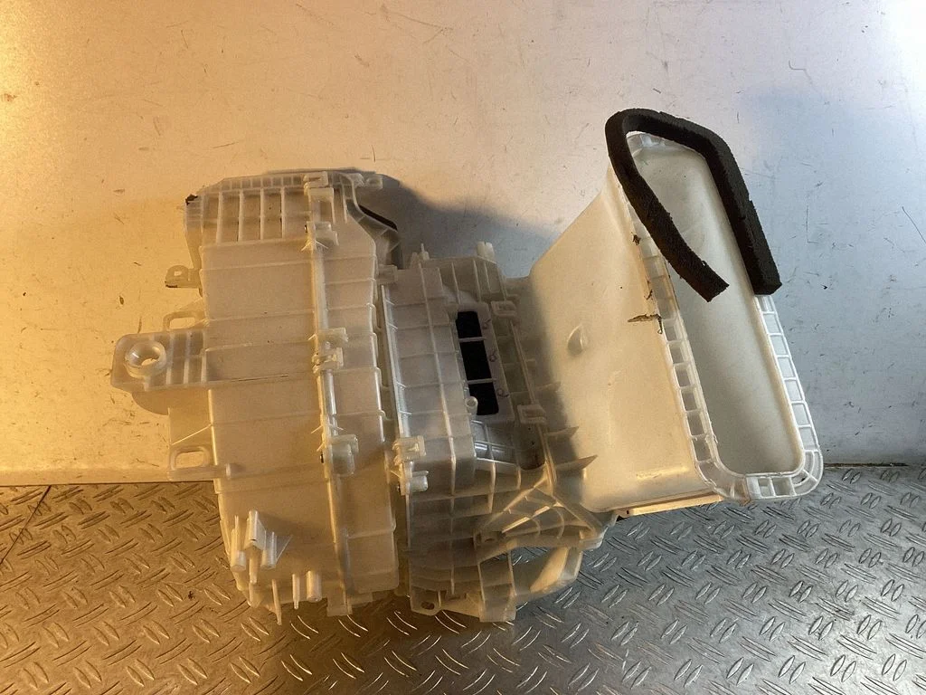 Salongi kütte- ja kliimaploki plastkorpus – Lexus RX 450H (2016-)