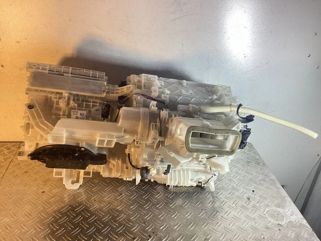 Salongi kütte- ja kliimaploki plastkorpus – Lexus RX 450H (2016-)
