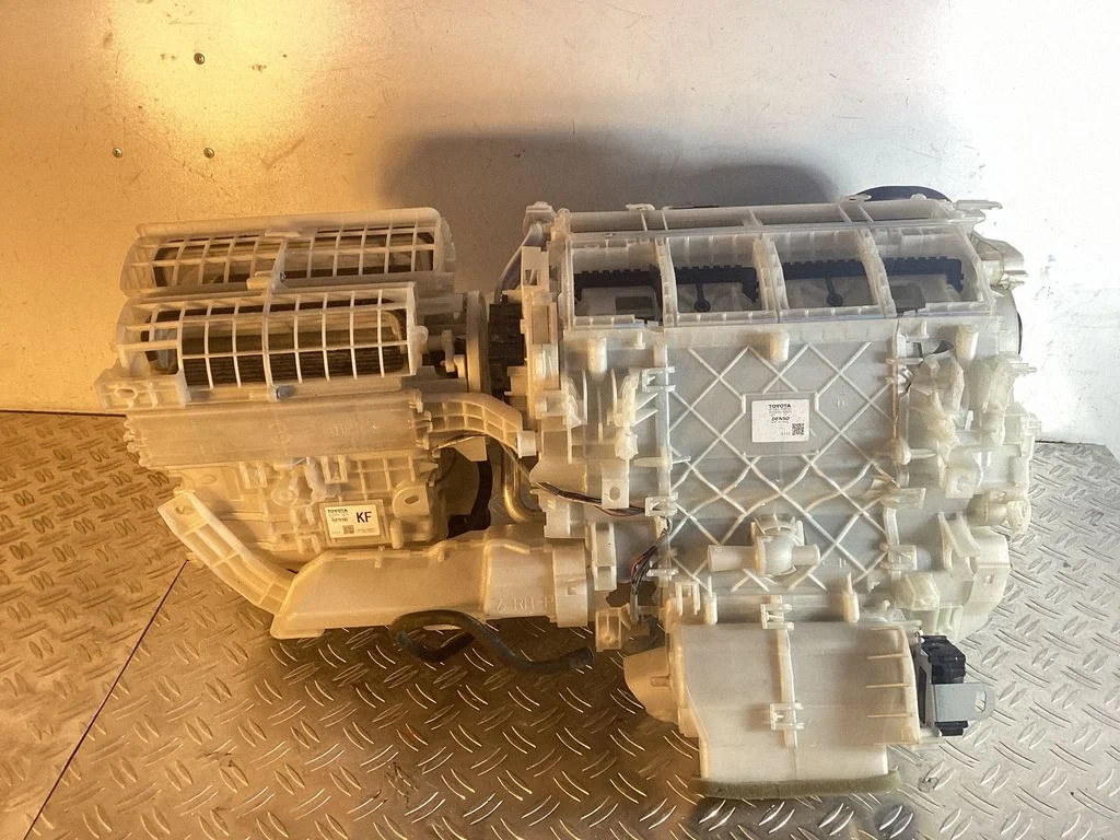Salongi kütte- ja kliimaploki plastkorpus – Lexus RX 450H (2016-)