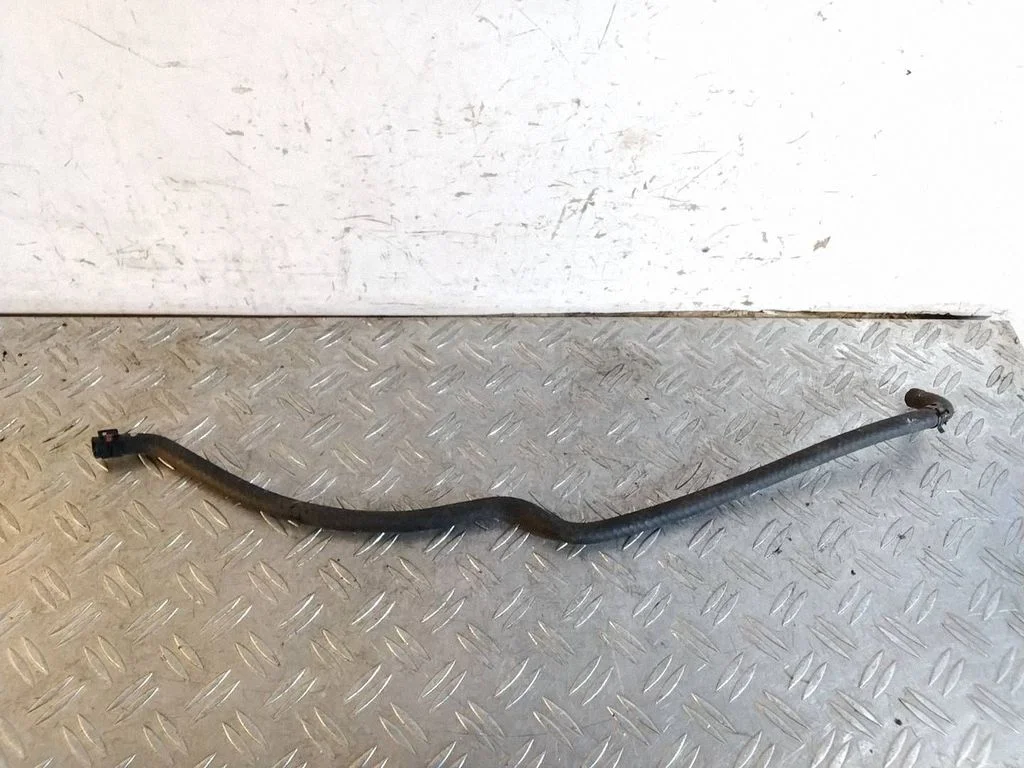 Engine coolant pipe/hose