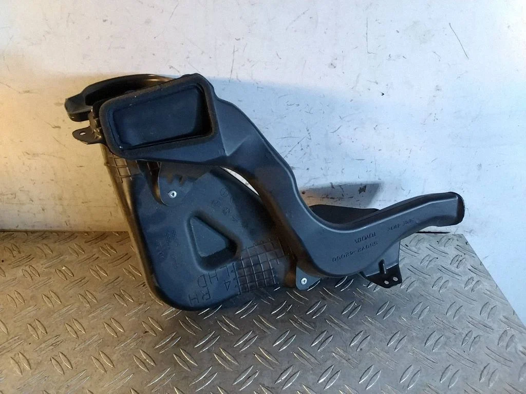 Cabin air duct channel – Toyota RAV 4 (XA40) (2012-2018)