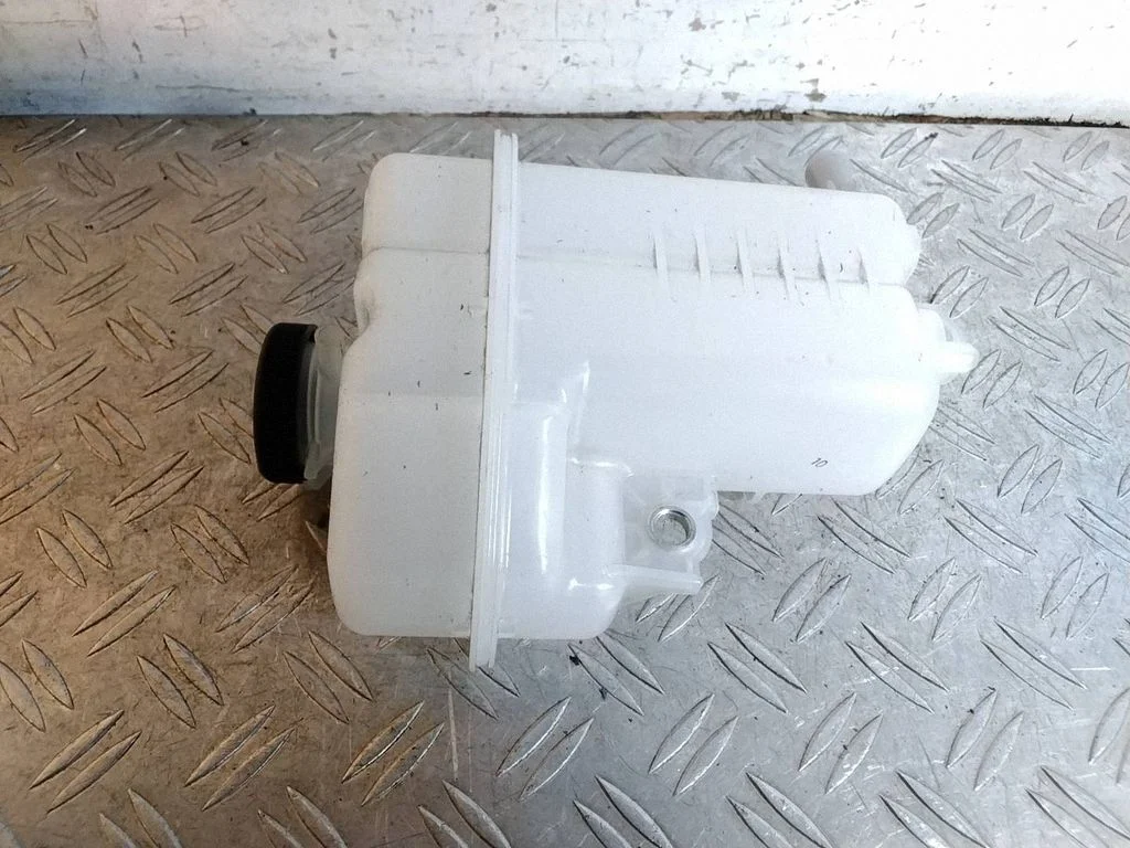 Coolant expansion tank/reservoir – Lexus RX 450H (2016-)