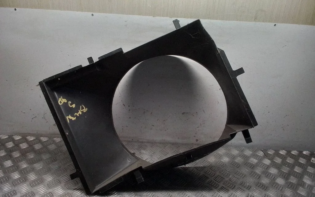 Radiator cooling fan shroud – BMW 3 Series E46 (1998-2005)