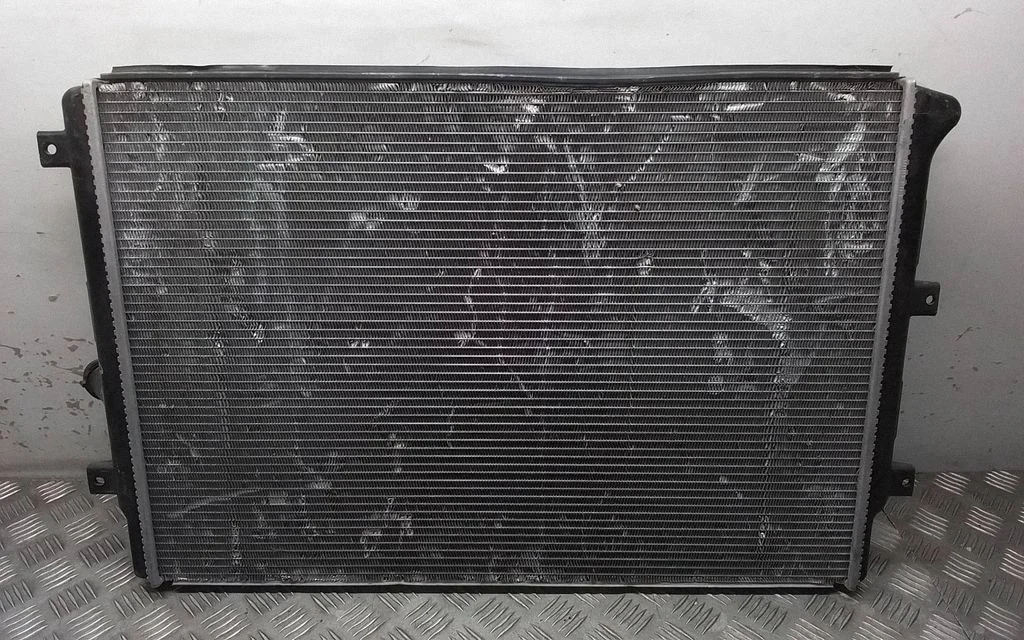 Coolant radiator – Volkswagen Jetta V (2005-2010)