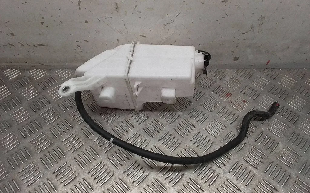 Coolant expansion tank/reservoir – Lexus RX 450H (2016-)