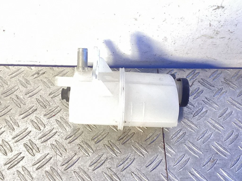 Coolant expansion tank/reservoir – Lexus IS III XE30 (2013-2020)