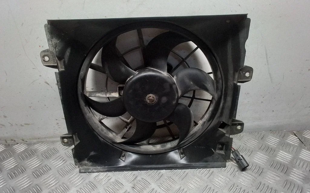 Electric radiator cooling fan – Toyota Avensis T220 (1997-2000)