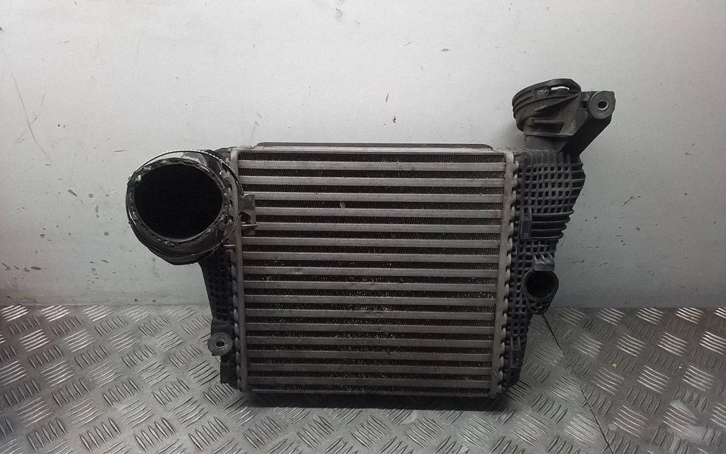 Intercooler radiator 95B145804B