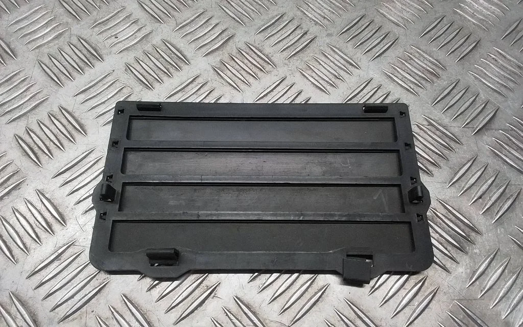 Radiaatori tugipaneel – Audi A4 S4 B5 8D (1999-2000)