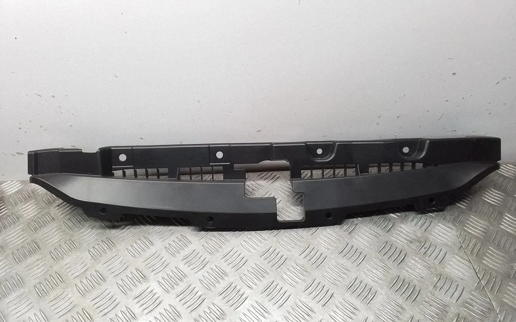 Radiaatori tugipaneel – Subaru Outback (2009-2014)