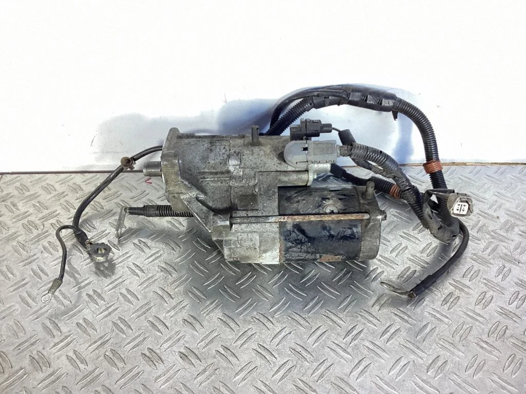 Starter motor – Toyota Land Cruiser (J100) (1998-2007)