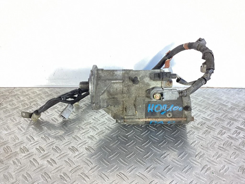 Starter motor – Toyota Land Cruiser (J100) (1998-2007)