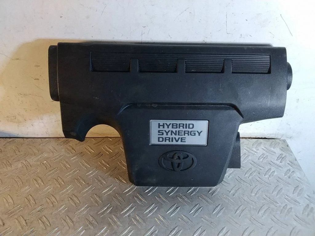Engine cover (trim) – Toyota RAV 4 (XA40) (2012-2018)