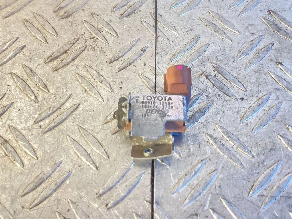 Turbo solenoid valve – Toyota Land Cruiser (J150) (2009-)