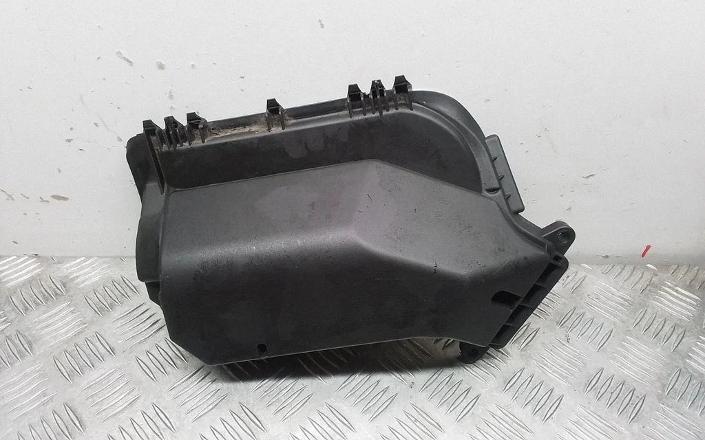 Air filter box cover – Porsche Macan (95B) (2019-)