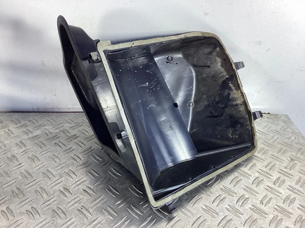 Air filter box cover – Mercedes-Benz ML-Class W166 (2012-2017)
