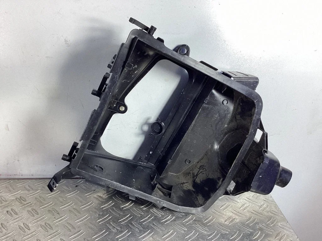 Air filter box cover – Mercedes-Benz ML-Class W166 (2012-2017)