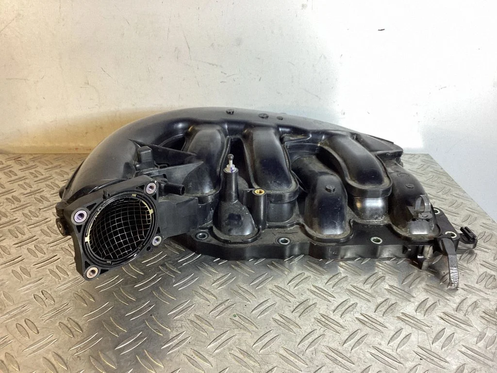 Sisselaskekollektor – Lexus GS 250 350 300H 450H (2013-)