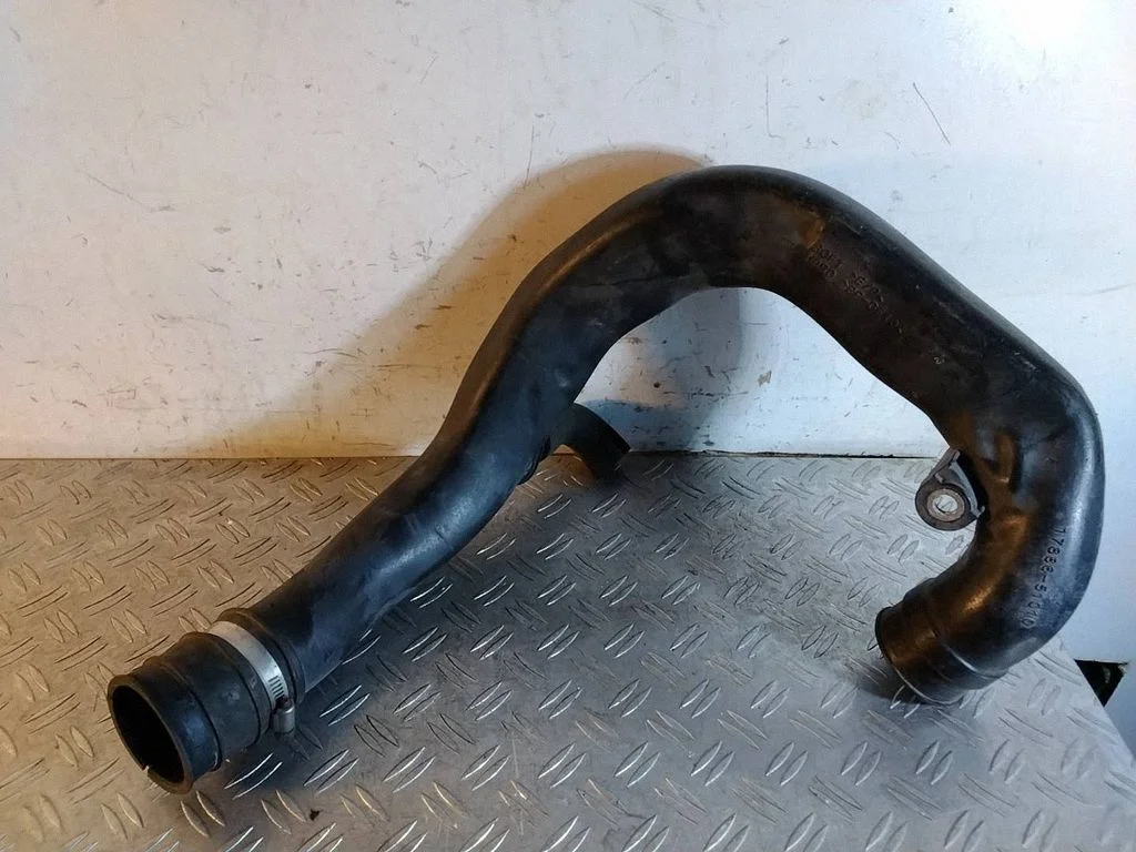 Air intake hose/pipe – Toyota Land Cruiser (J200) (2008-)