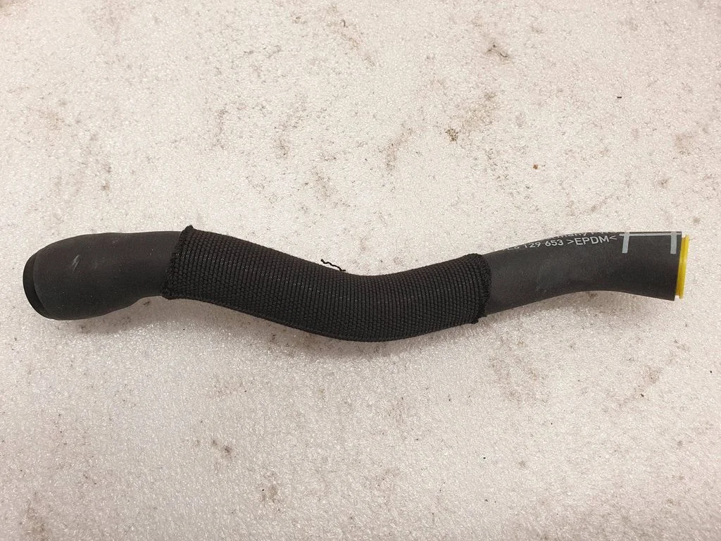 Breather hose/pipe – Volkswagen Touareg II (2010-2018)