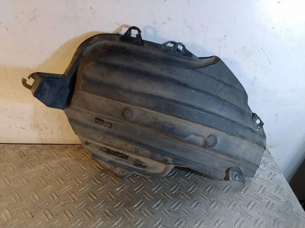 Fuel tank bottom protection – Toyota Land Cruiser (J100) (1998-2007)