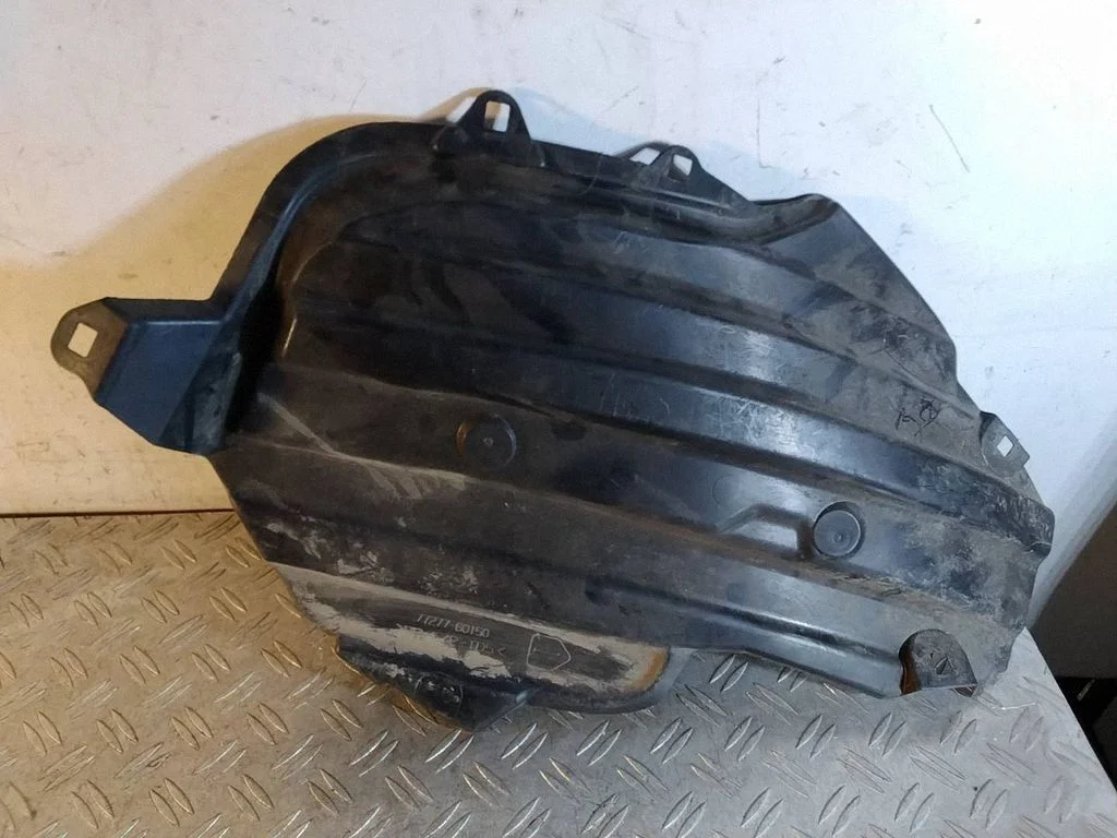 Fuel tank bottom protection – Toyota Land Cruiser (J100) (1998-2007)