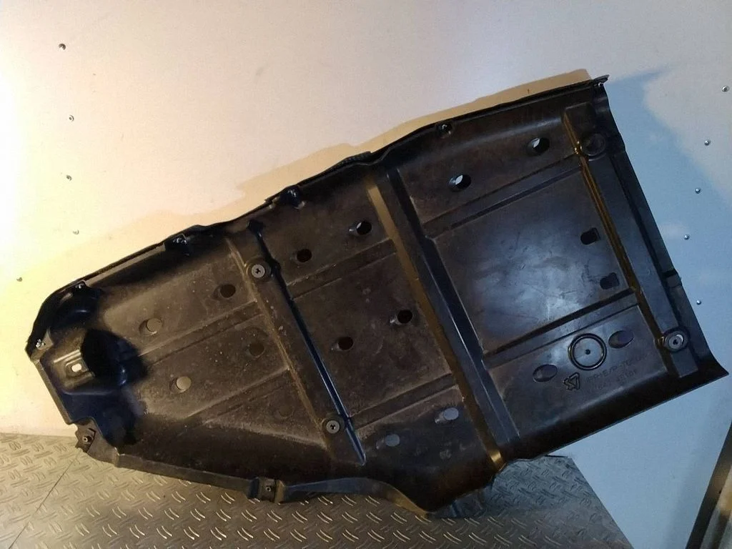 Fuel tank bottom protection – Lexus RX 450H (2016-)