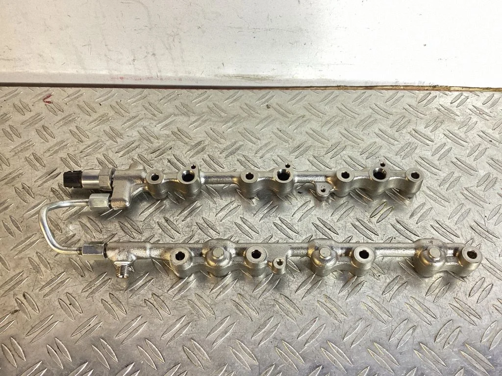 Kütuse magistraaltoru – Lexus GS 250 350 300H 450H (2013-)