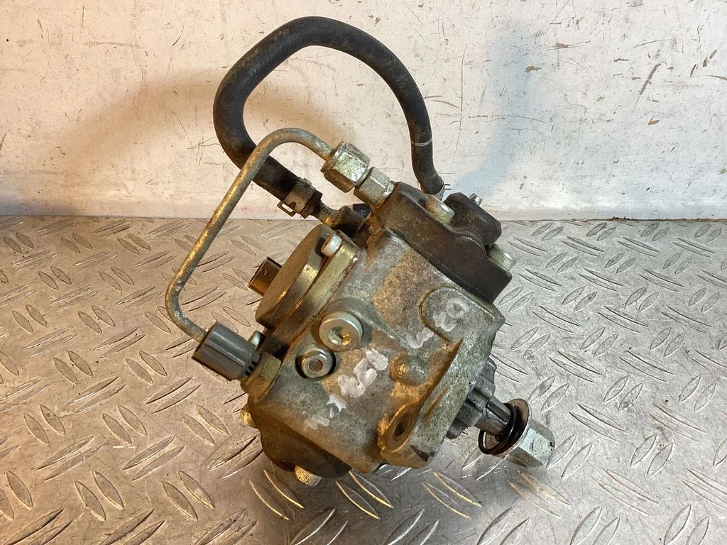 Fuel injection high pressure pump – Toyota Land Cruiser (J200) (2008-)