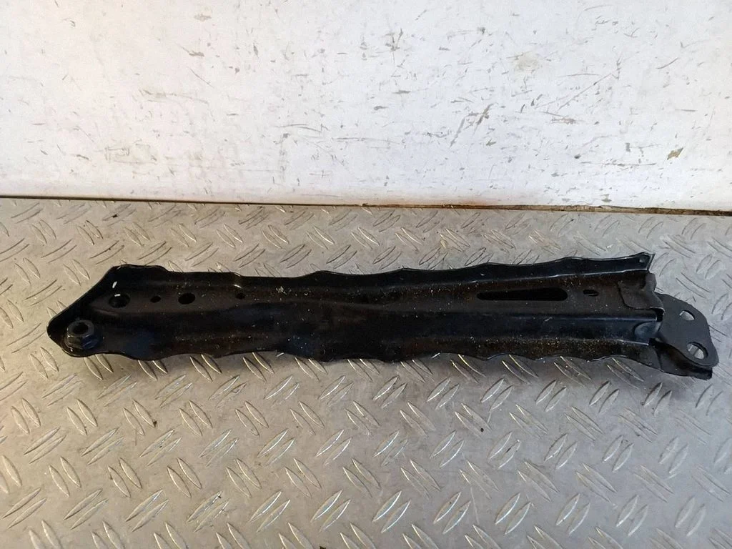 Front subframe – Toyota RAV 4 (XA40) (2012-2018)