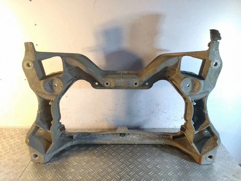 Front subframe – Mercedes-Benz C-Class W203 (2000-2007)