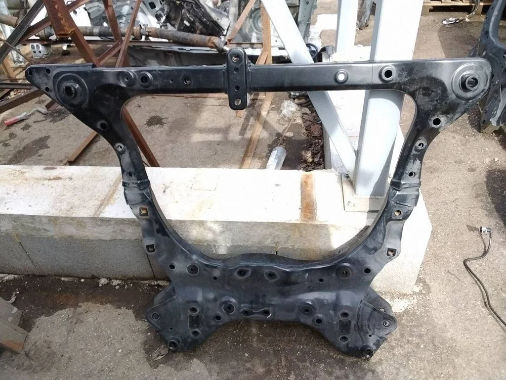 Front subframe – Lexus RX 450H (2016-)