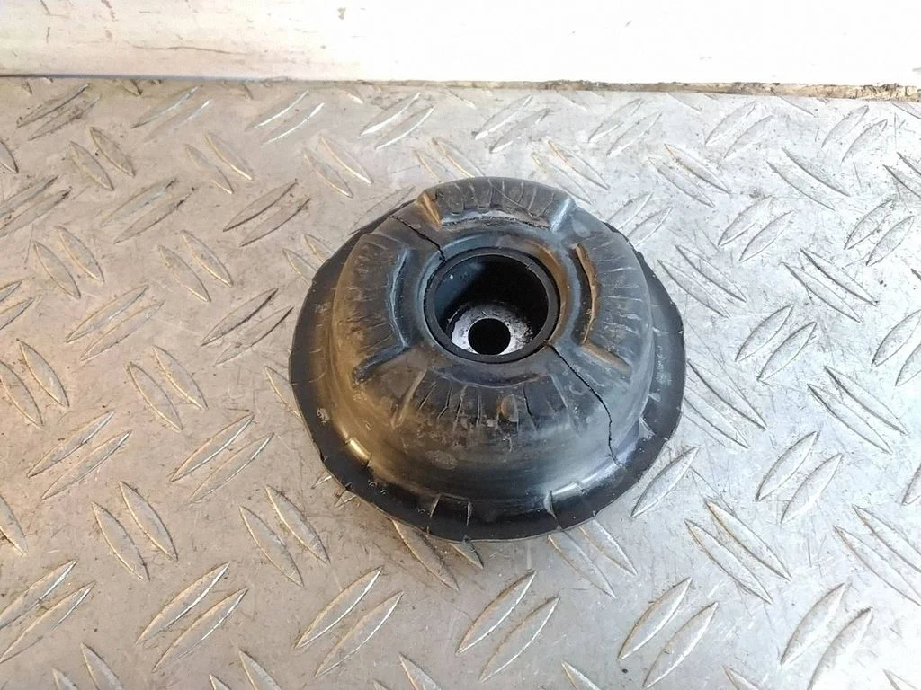 Front upper strut mount – Porsche Macan (95B) (2019-)