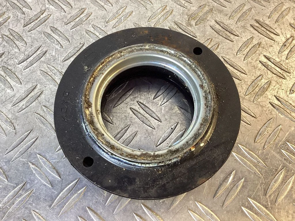 Front upper strut mount – Lexus NX (2014-2021)