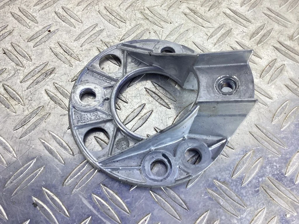 Front upper strut mount – Mercedes-Benz ML-Class W166 (2012-2017)