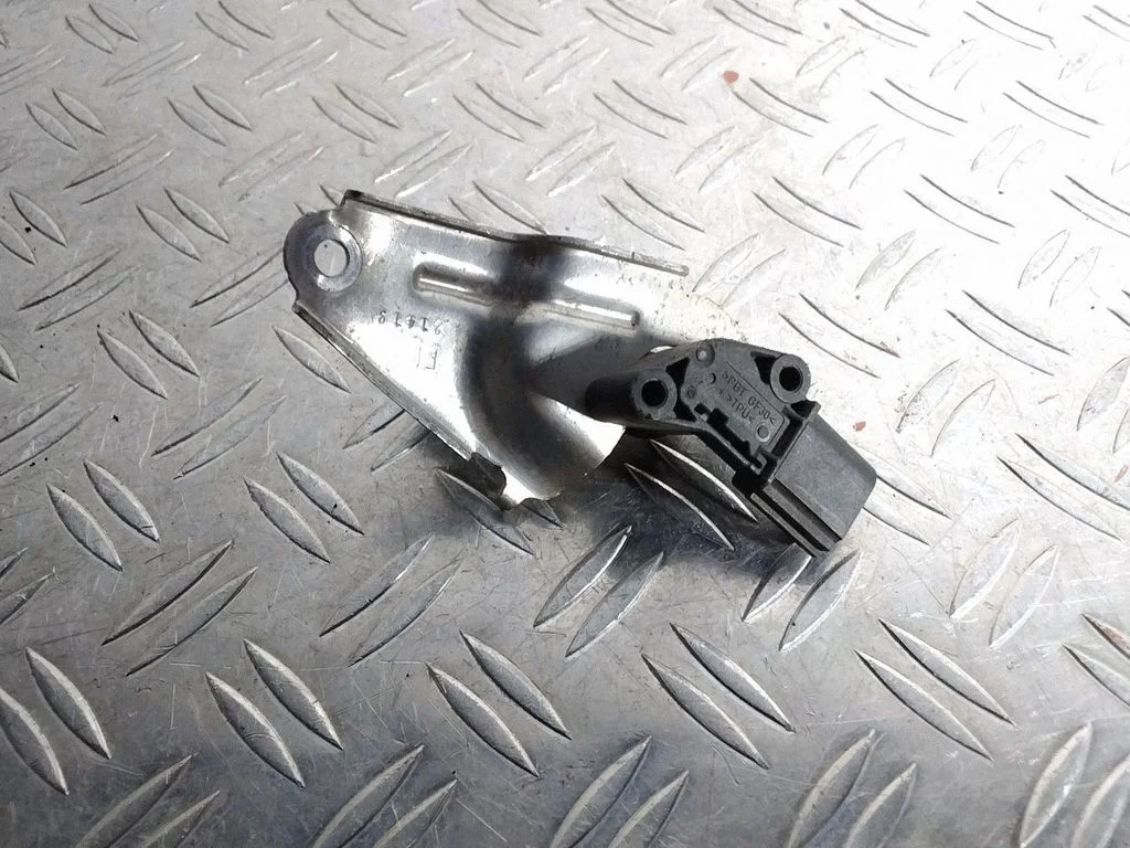 Front height sensor lever – Tesla Model Y (2020-)
