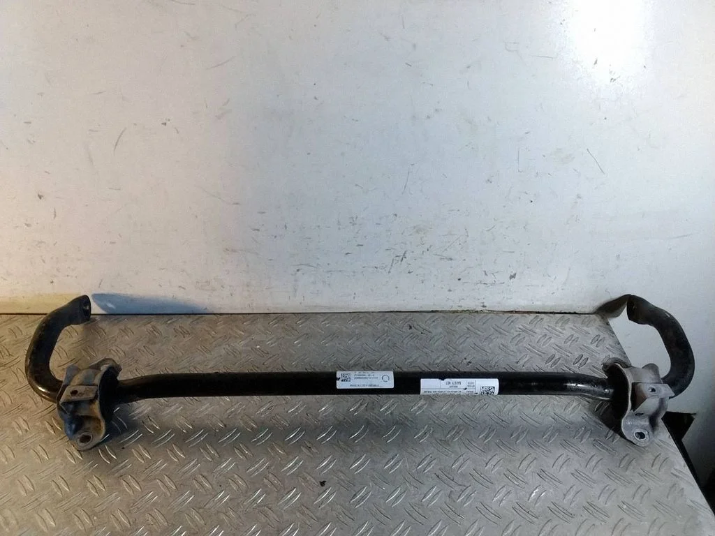 Eesmine stabilisaator (kaldevarras) – Tesla Model Y (2020-)