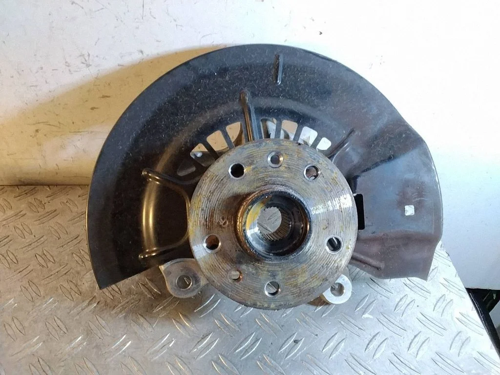 Front wheel hub – Lexus RX 450H (2016-)