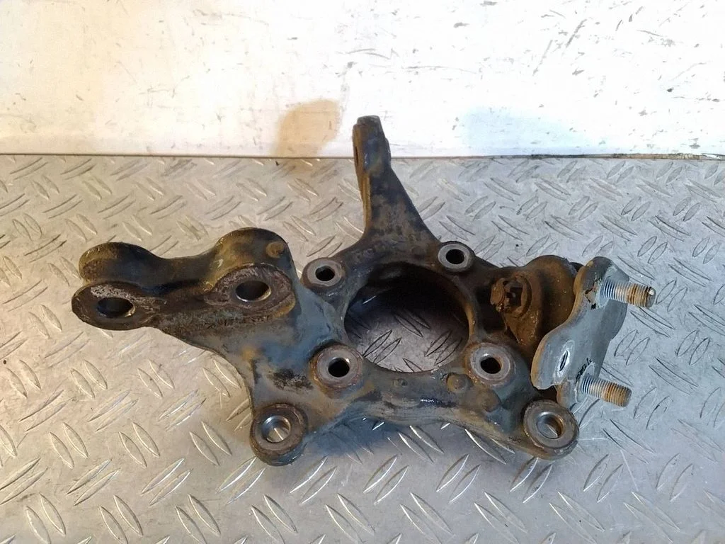 Front wheel hub – Lexus RX 450H (2016-)