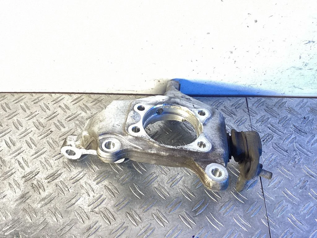 Front wheel hub – Lexus RX 450H (2016-)