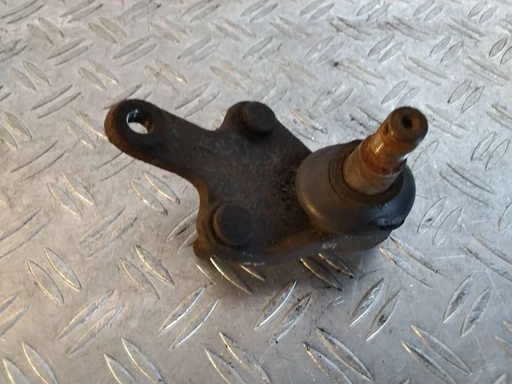 Front ball joint – Lexus RX 450H (2016-)