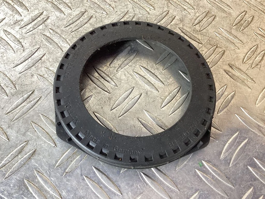 Front coil spring rubber mount – Porsche Macan (95B) (2019-)