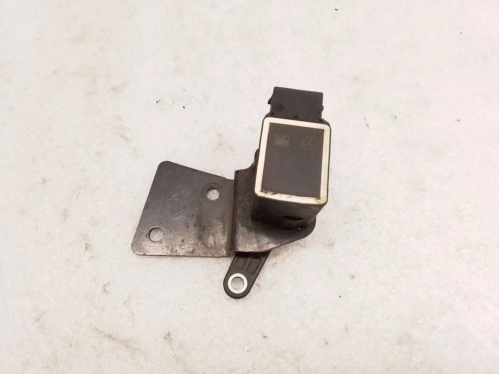 Headlight/headlamp level sensor – Mercedes-Benz S-Class W221 (2005-2013)