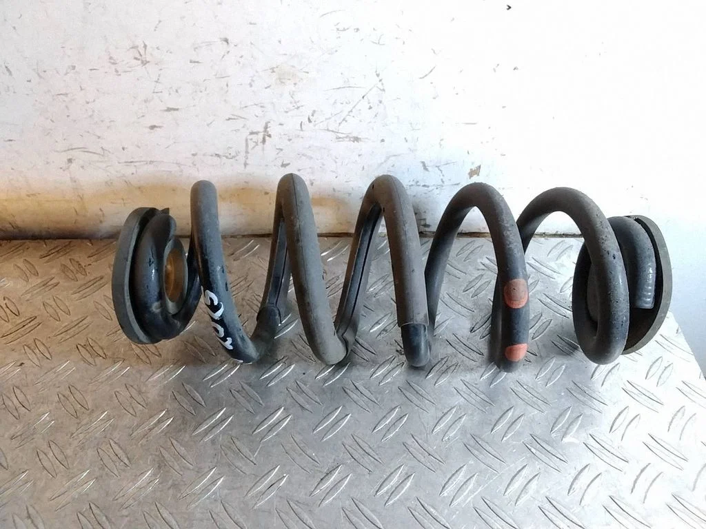 Rear coil spring – Lexus RX 450H (2016-)